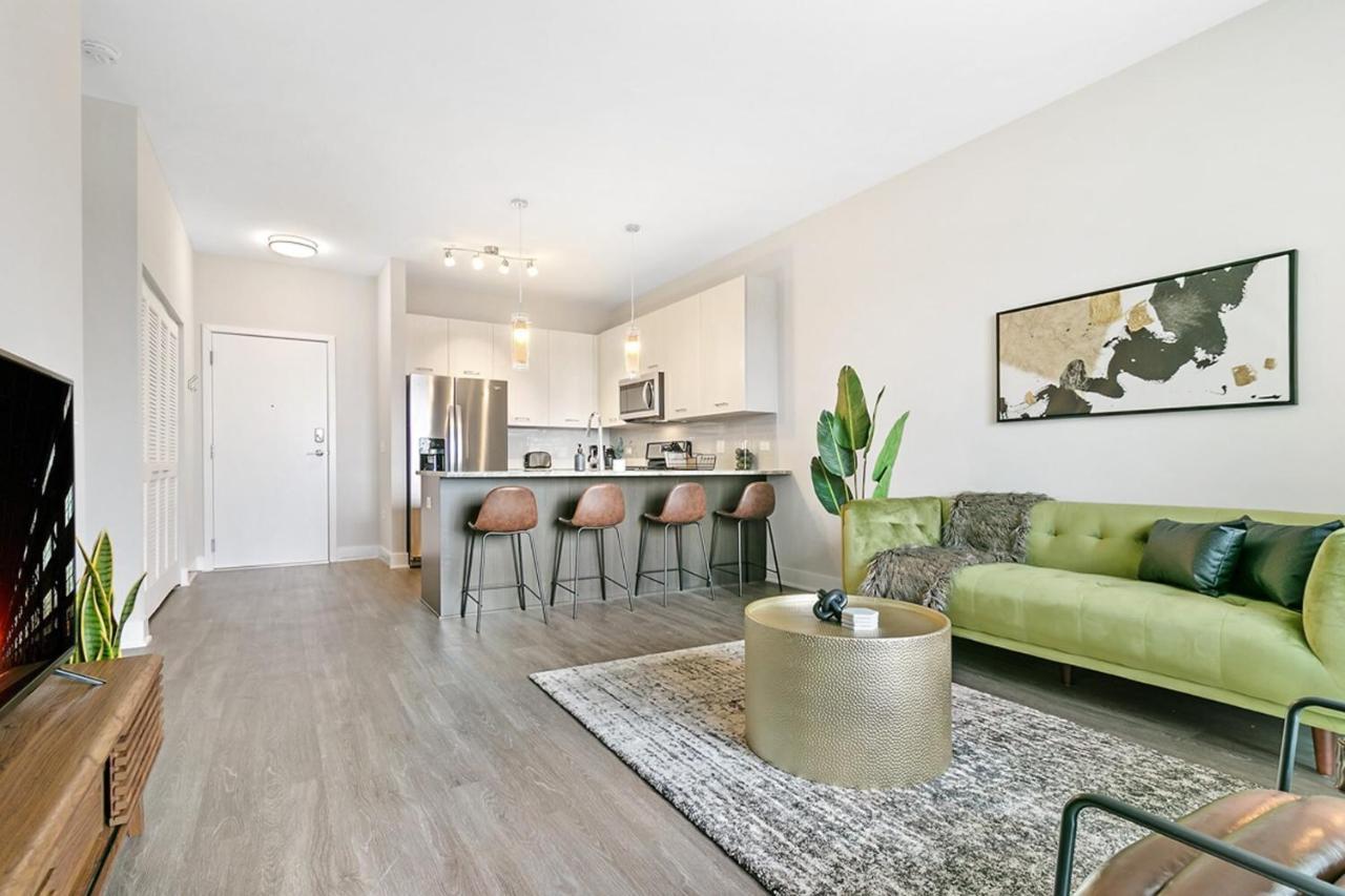 Bright & Comfortable Oakbrook 2Br Apt Free Parking - Ob 1 Apartment Oakbrook Terrace Bagian luar foto