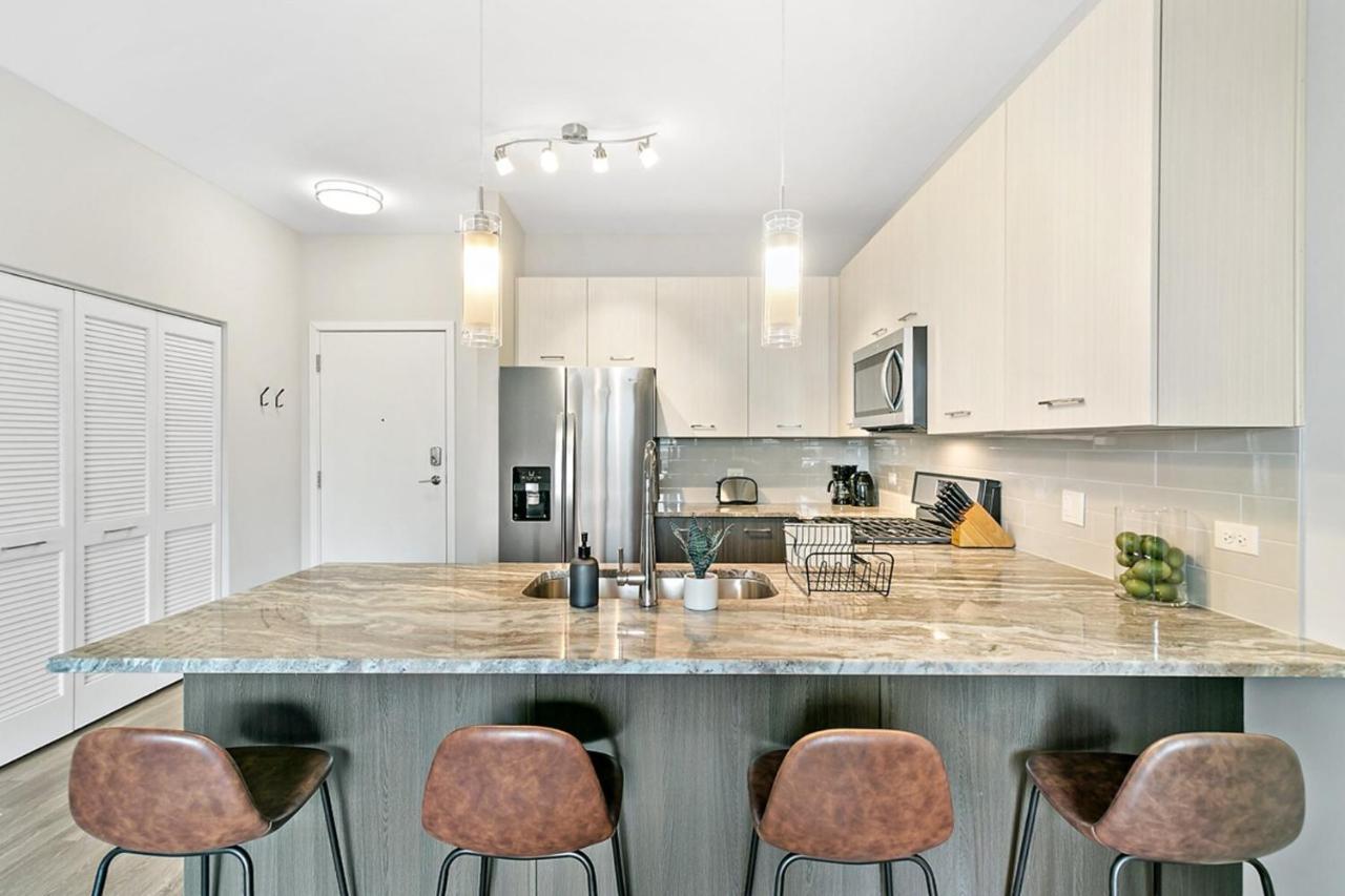 Bright & Comfortable Oakbrook 2Br Apt Free Parking - Ob 1 Apartment Oakbrook Terrace Bagian luar foto